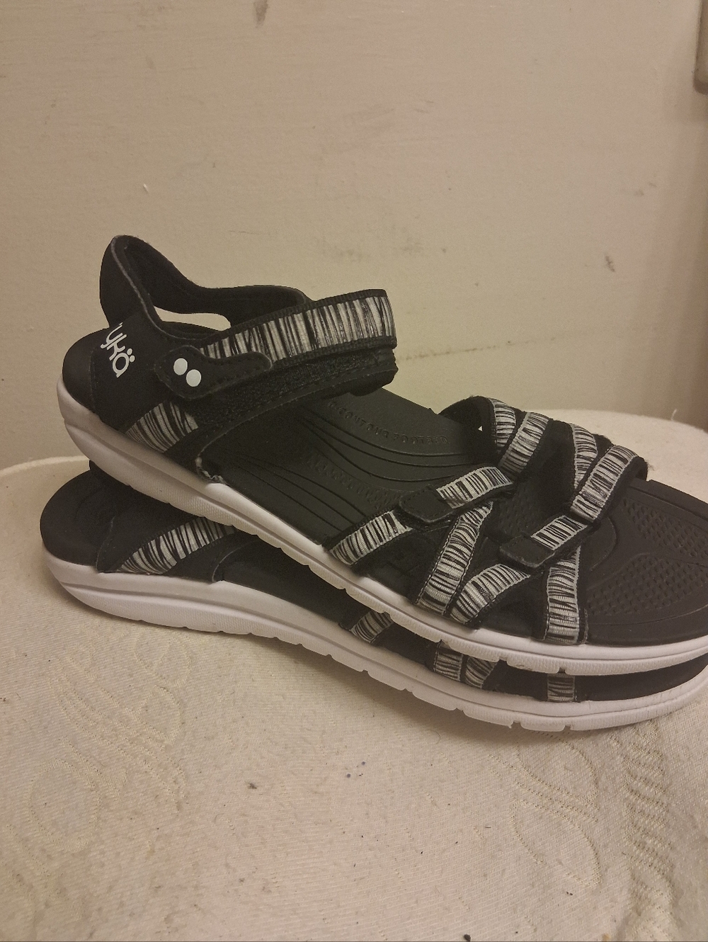 Womens RYKA  Black & White Striped Sport Sandals Size 9W - Picture 10 of 15